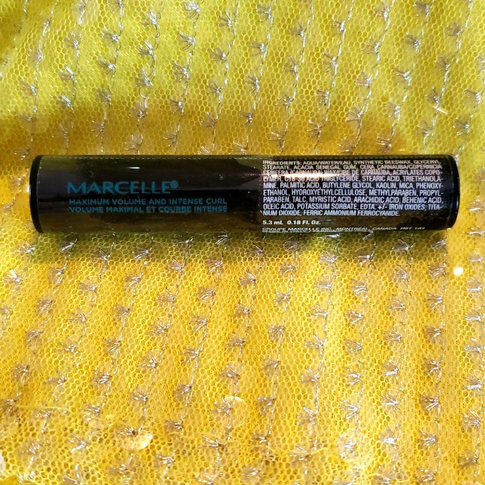 NWT Marcelle maximum volume intense curl mascara